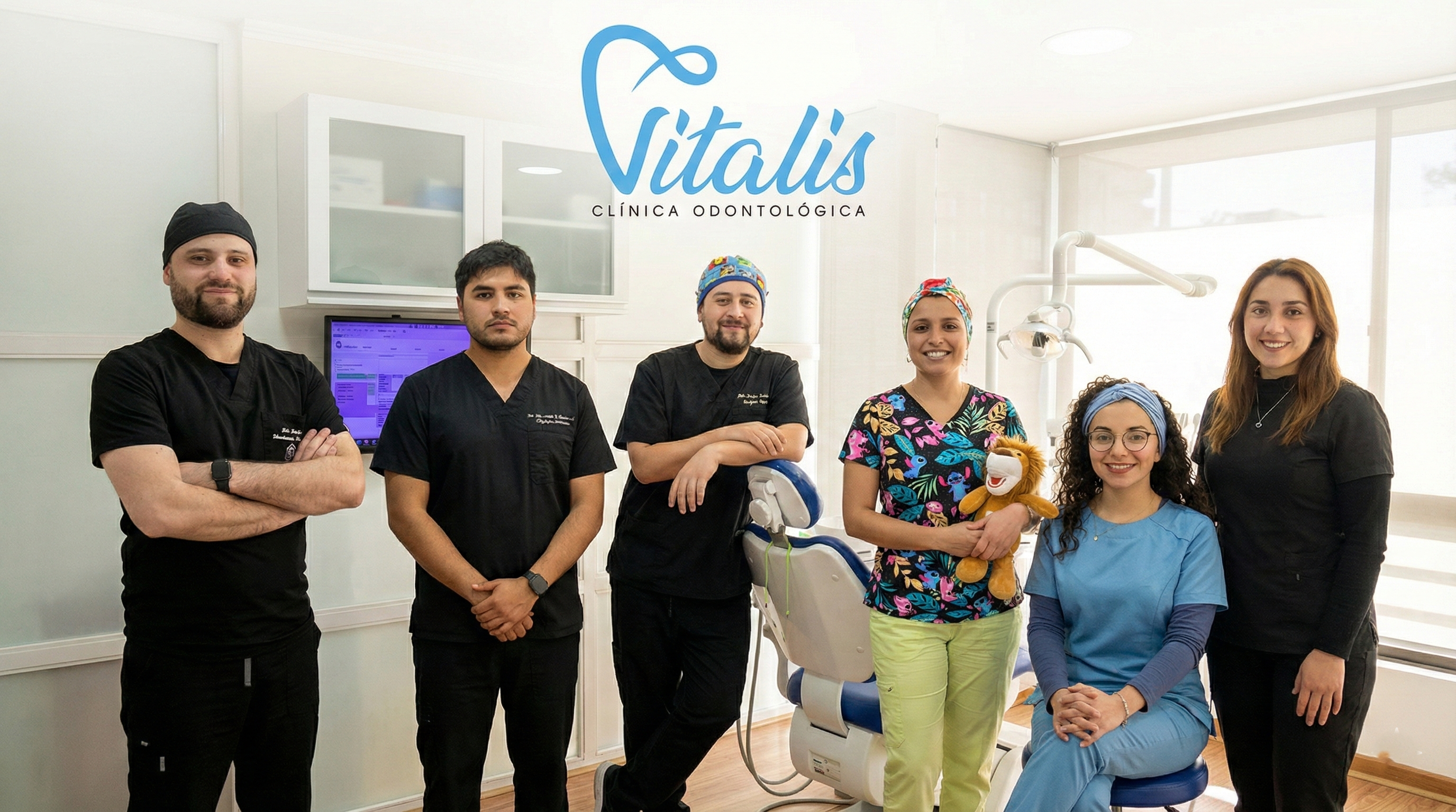 Equipo de profesionales Vitalis sonriendo